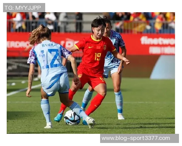 中国女足半场落后苏格兰三球张琳艳破门朱钰遭遇两次吊射失误